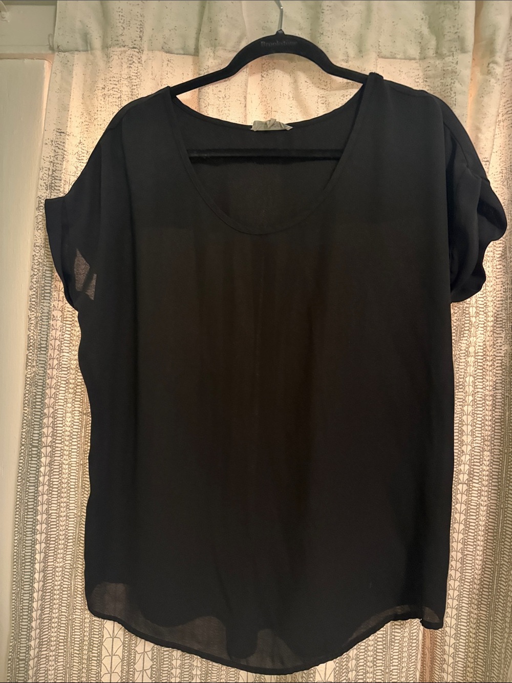 Pleione Black Short Sleeve Scoop Neck Blouse